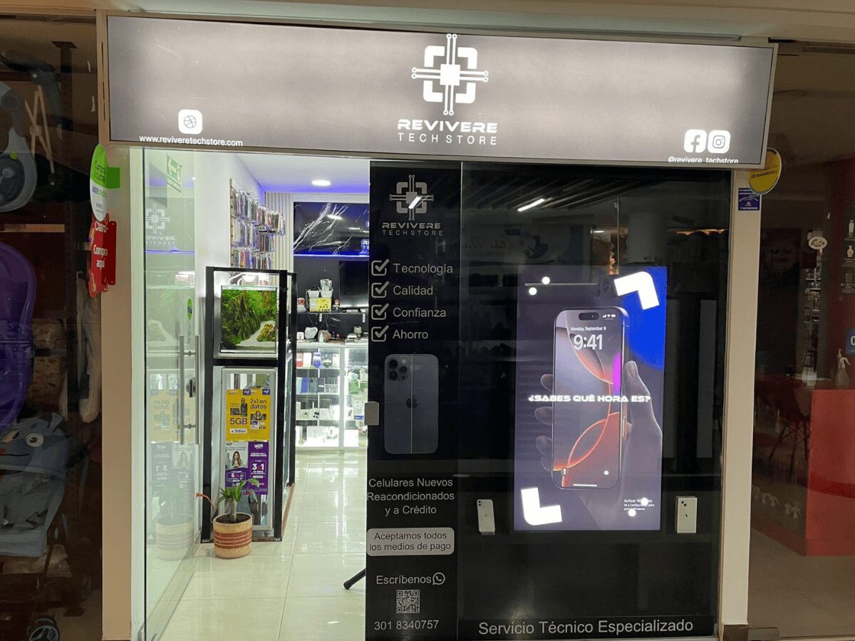 Local Revivere Tech Store en Centro Comercial Fontana Real